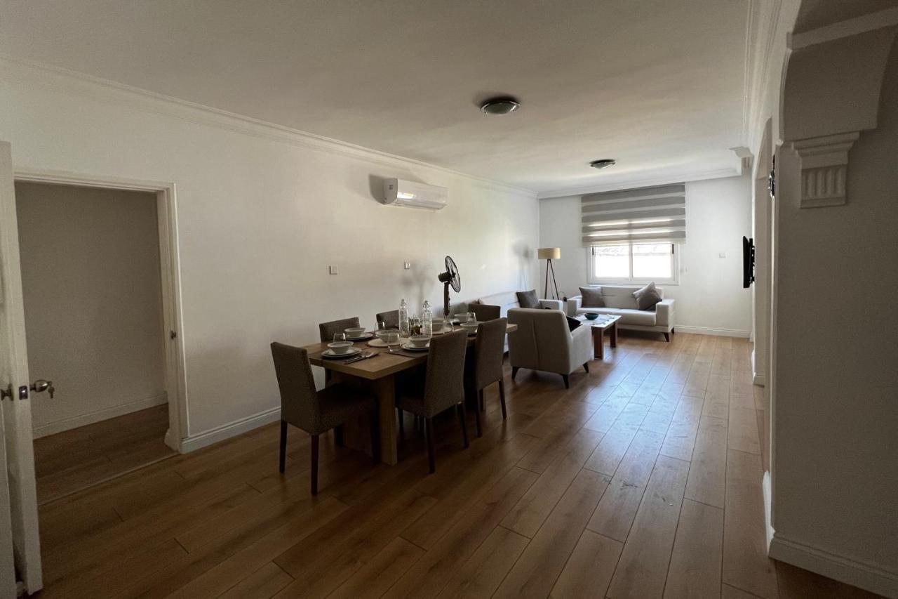 Stylish 3 Bedroom Apartment In Кирения Экстерьер фото