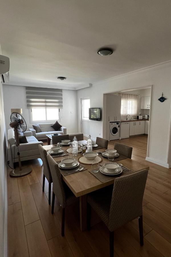 Stylish 3 Bedroom Apartment In Кирения Экстерьер фото
