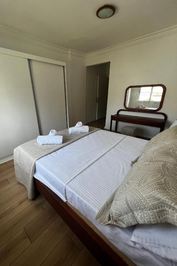 Stylish 3 Bedroom Apartment In Кирения Экстерьер фото