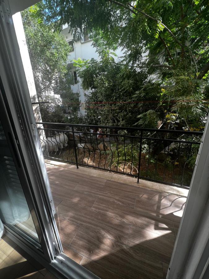 Stylish 3 Bedroom Apartment In Кирения Экстерьер фото
