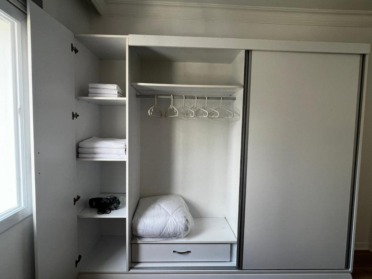 Stylish 3 Bedroom Apartment In Кирения Экстерьер фото